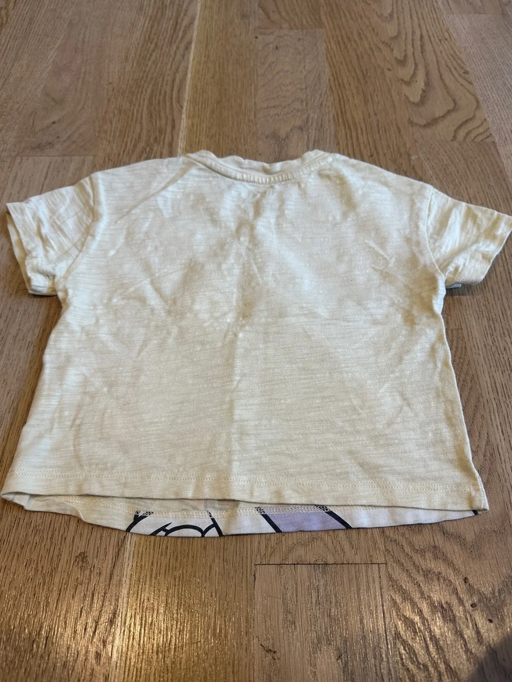 Baby Gap Disney Daisy Duck Graphic Tee Yellow Size 4 Years Great Condition